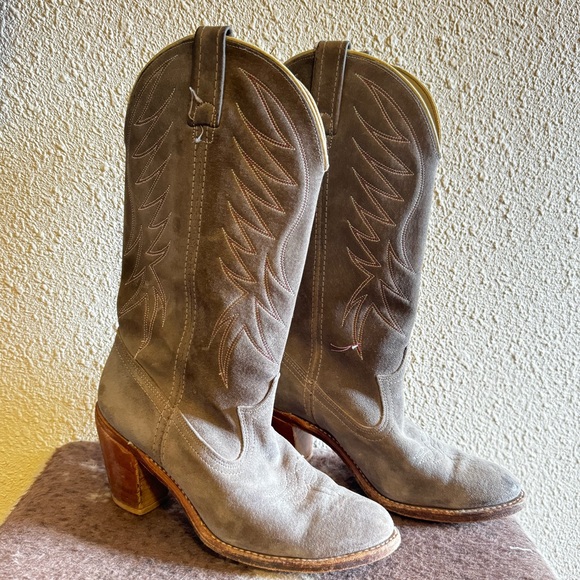 Vintage ACMÉ suede cowgirl boots - Picture 2 of 9